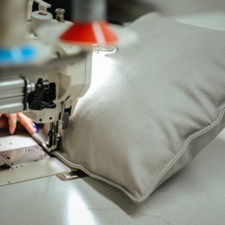 How to Close a Pillow with a Sewing Machine